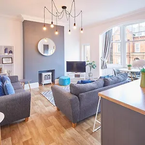 Host & - The Lookout Apartment Scarborough